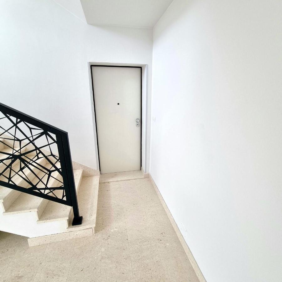 Happiness Apartment